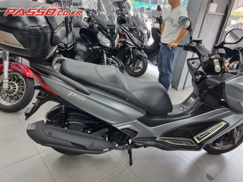 KYMCO X 타운 300 i