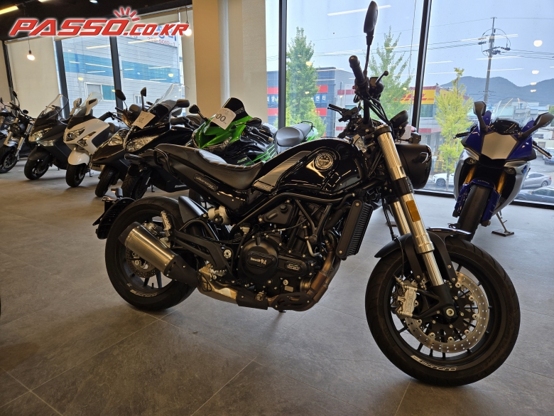 Benelli 레온치노 500