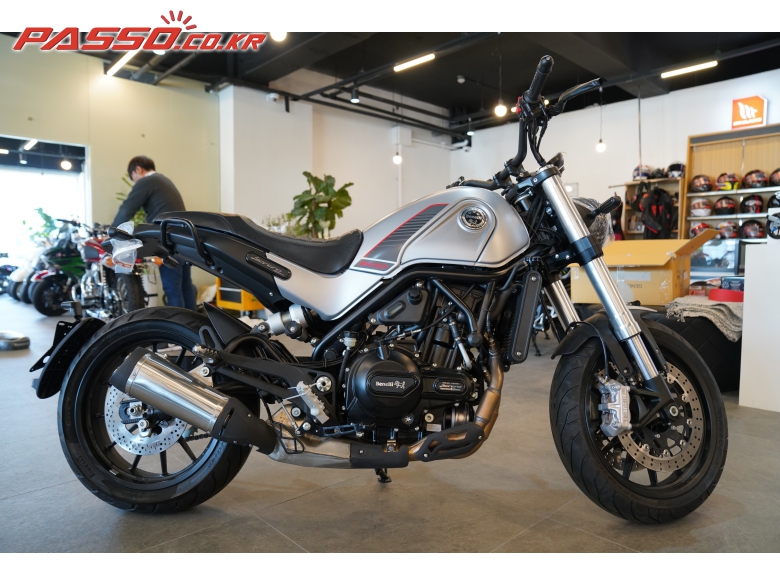 Benelli 레온치노 500