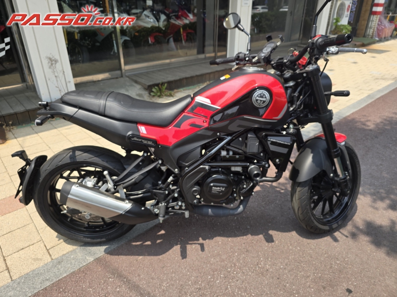 Benelli 레온치노 250