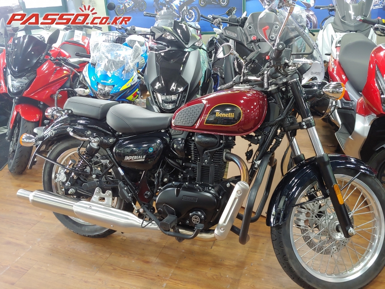 Benelli 임페리알레 400 ABS