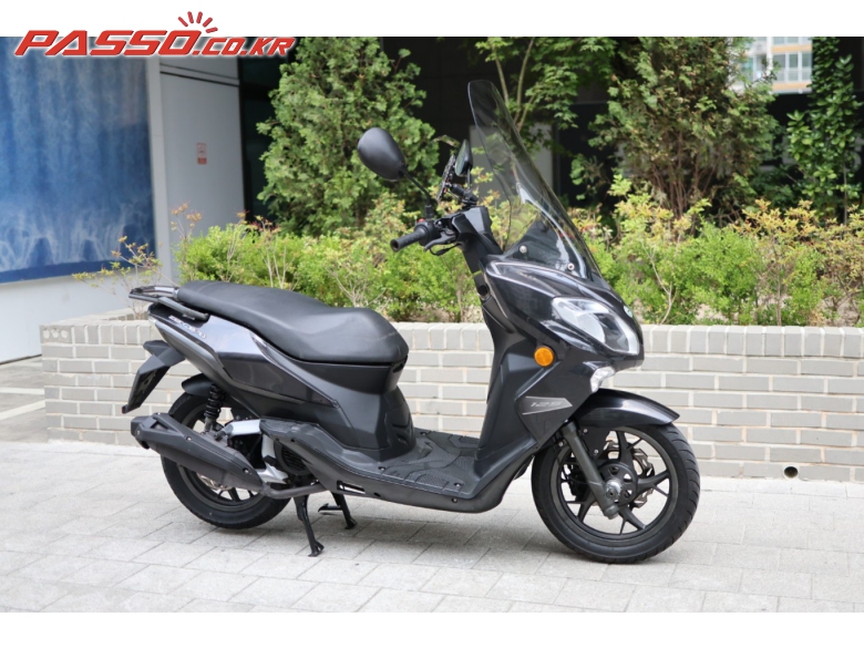 Benelli 젠제로 125