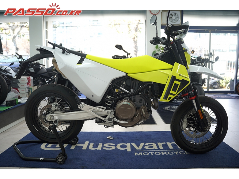 Husqvarna 701 슈퍼모토
