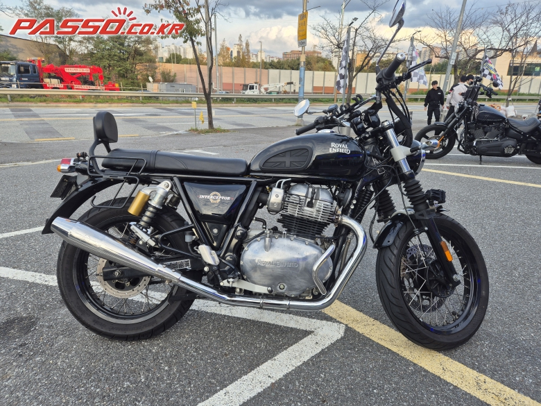 Royal Enfield 인터셉터 650