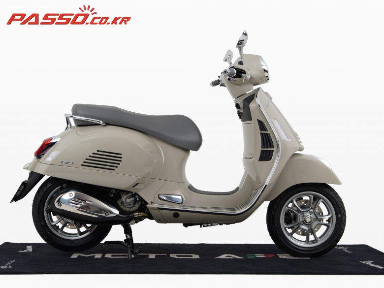Vespa GTS 300 클래식