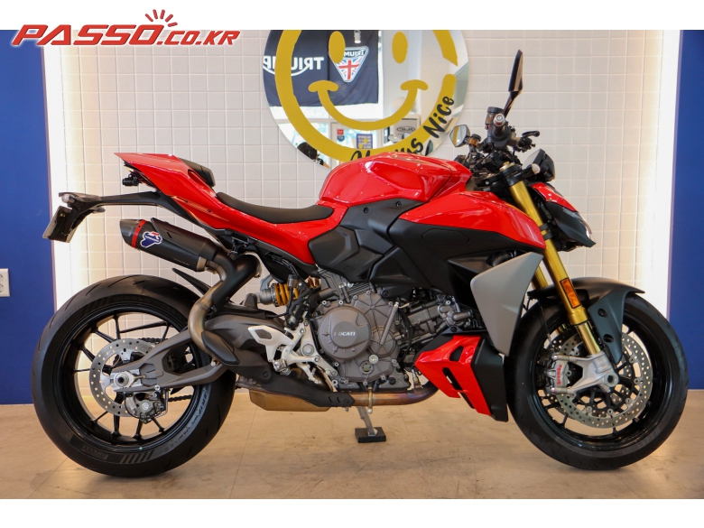 Ducati 스트리트파이터 V2