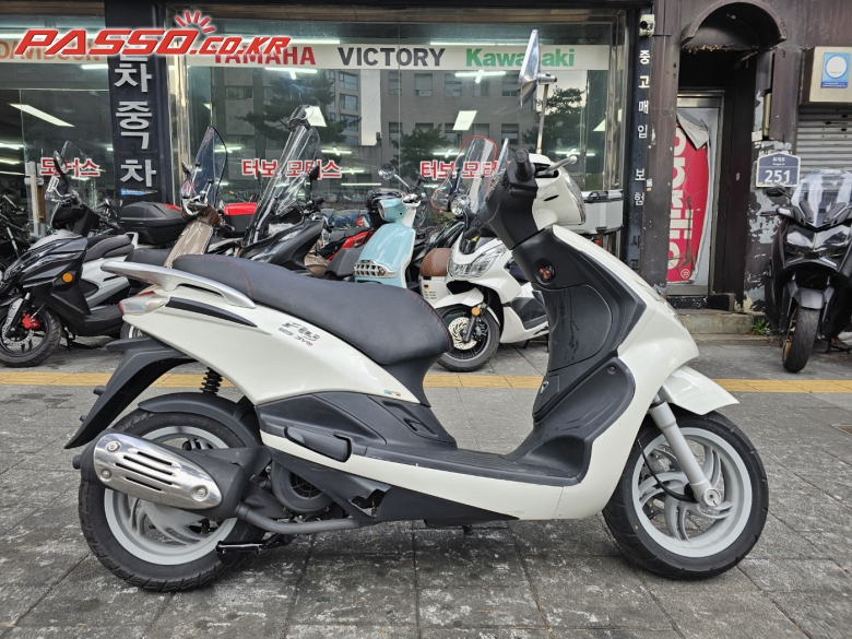 Piaggio 플라이 125