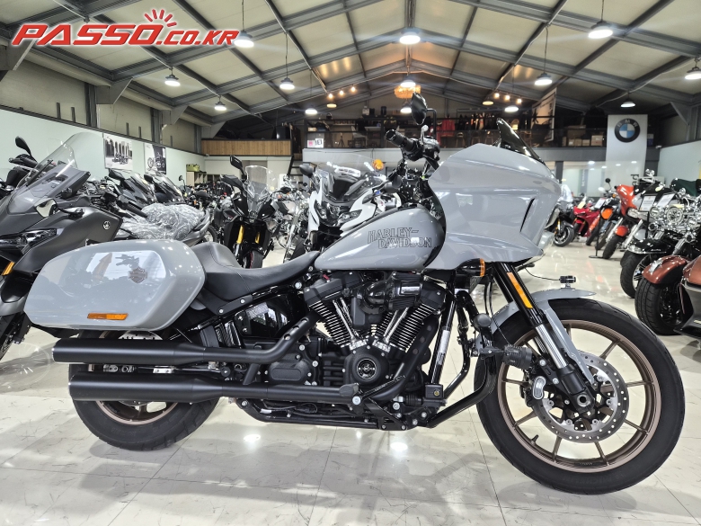 Harley-Davidson 로우라이더 ST