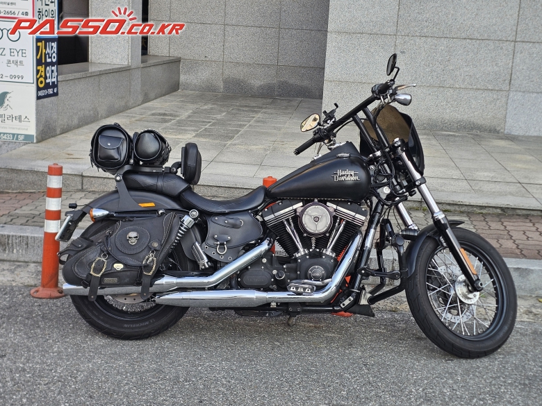 Harley-Davidson 다이나 스트릿밥