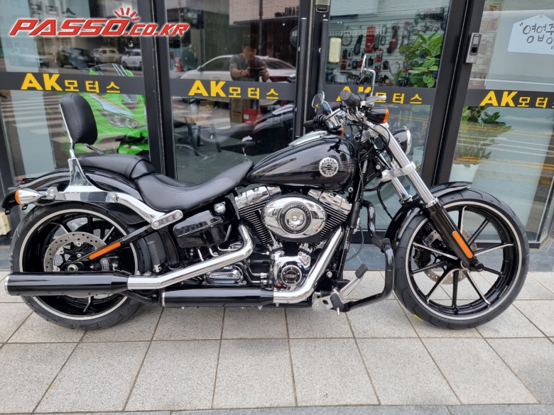 Harley-Davidson 브레이크아웃