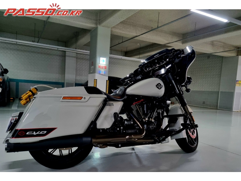 Harley-Davidson CVO 스트리트 글라이드