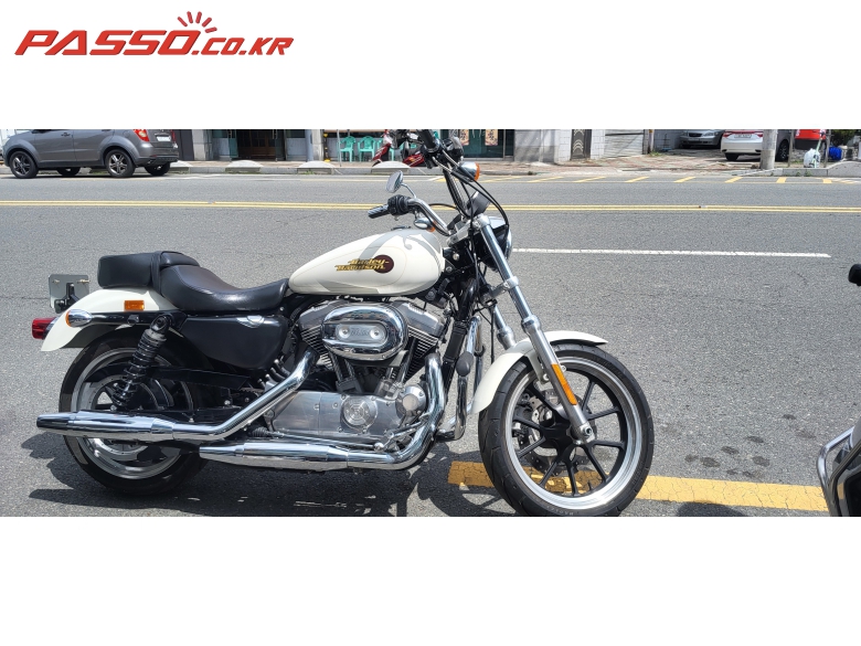 Harley-Davidson 883 로우