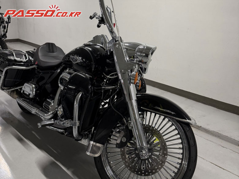 Harley-Davidson 로드킹