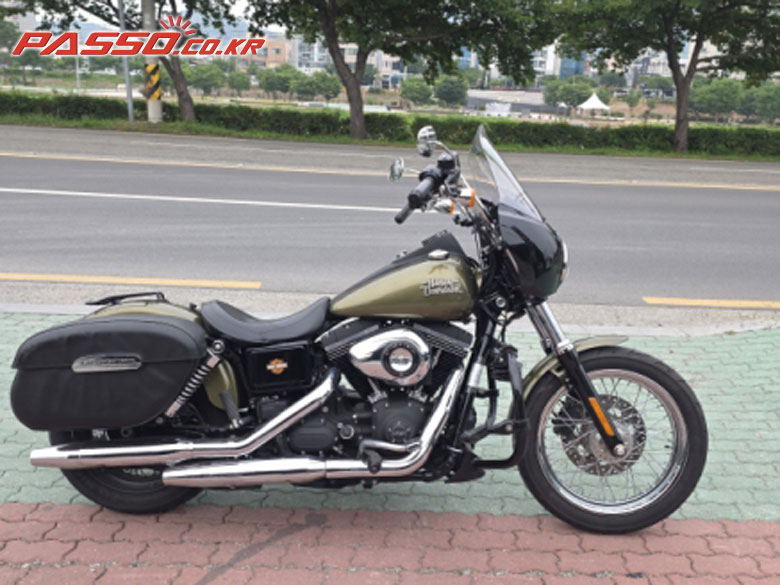 Harley-Davidson 다이나 스트릿밥