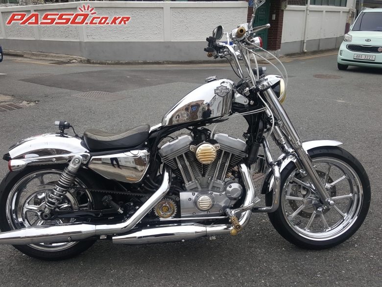 Harley-Davidson 883 슈퍼로우