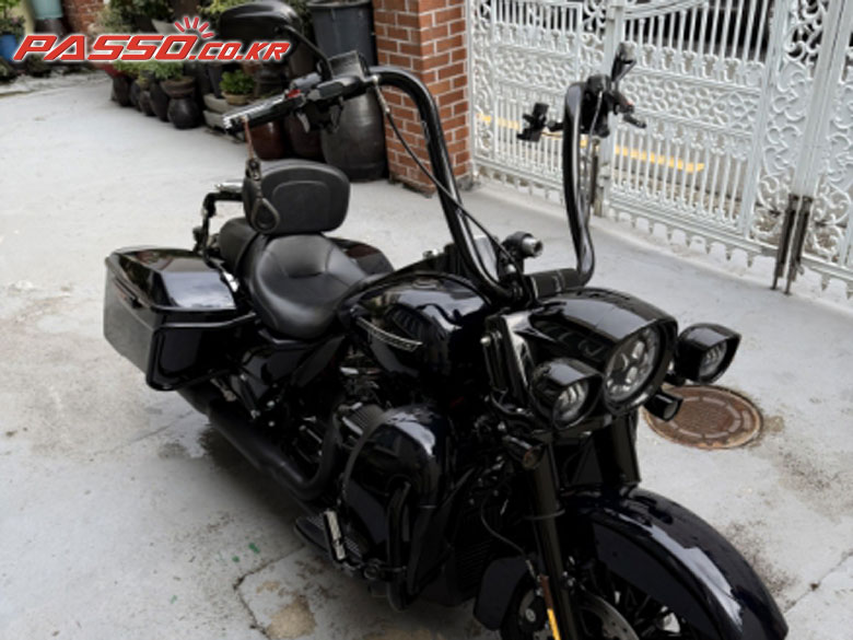 Harley-Davidson 로드킹 스페셜