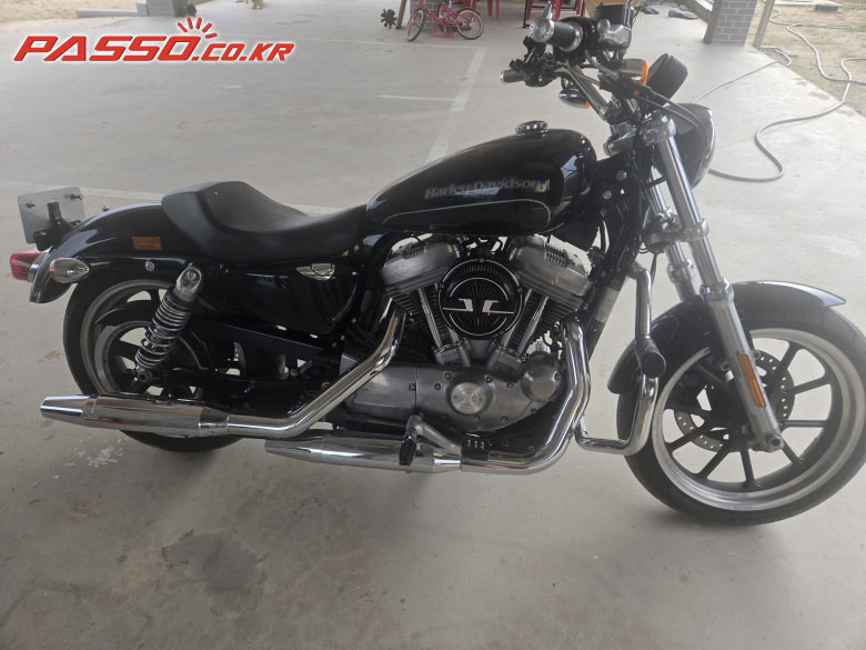 Harley-Davidson 883 슈퍼로우