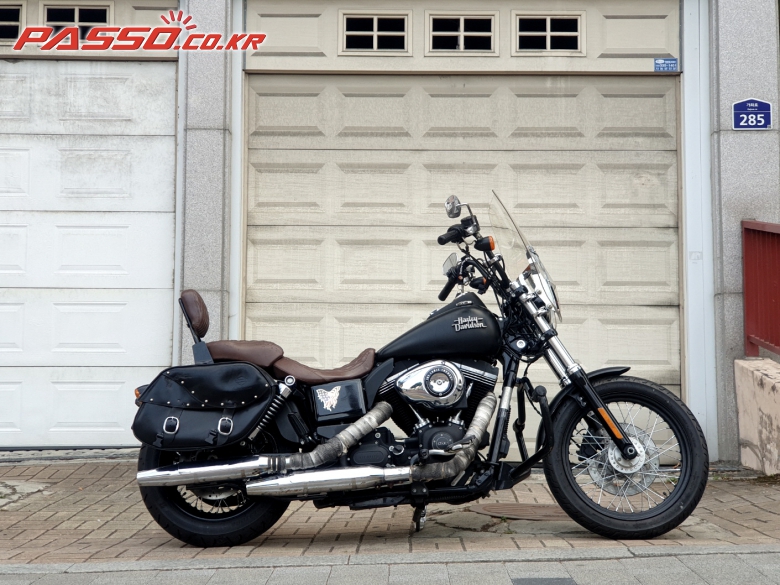 Harley-Davidson 다이나 스트릿밥