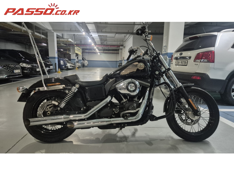 Harley-Davidson 다이나 스트릿밥