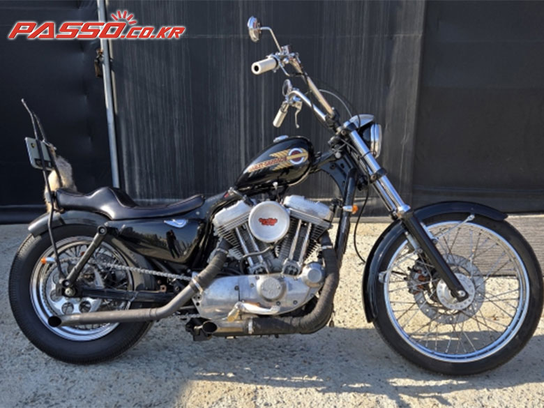 Harley-Davidson 883 R