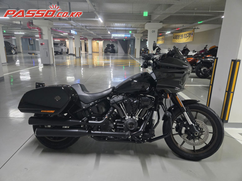Harley-Davidson 로우라이더 ST