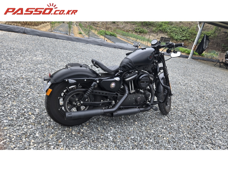 Harley-Davidson 883