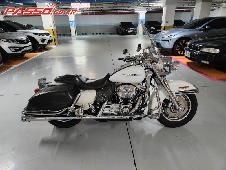 Harley-Davidson 로드킹 커스텀
