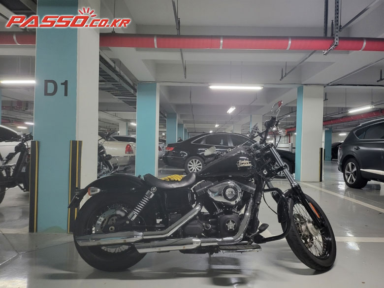 Harley-Davidson 다이나 스트릿밥
