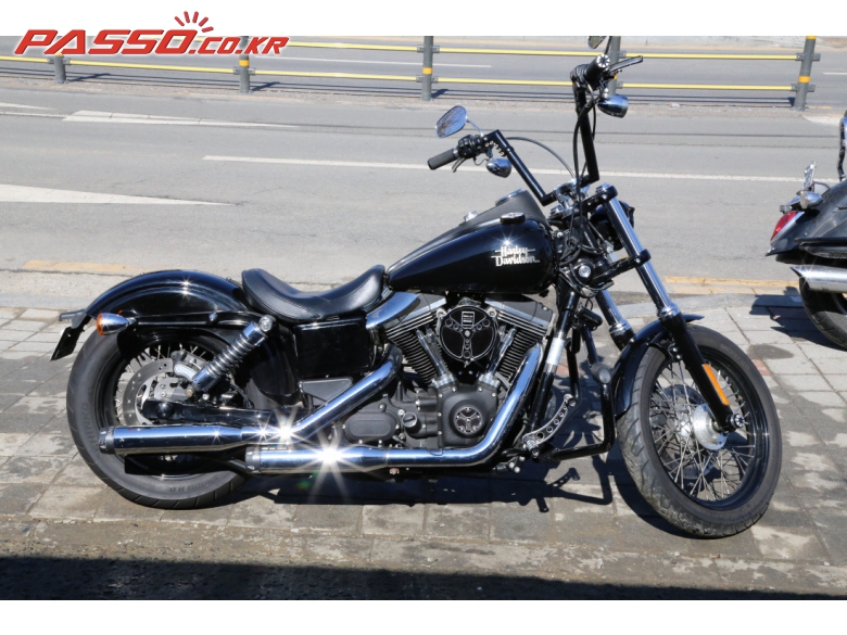 Harley-Davidson 다이나 스트릿밥