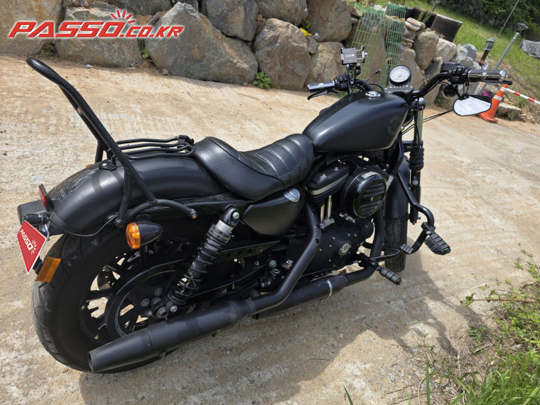 Harley-Davidson 883