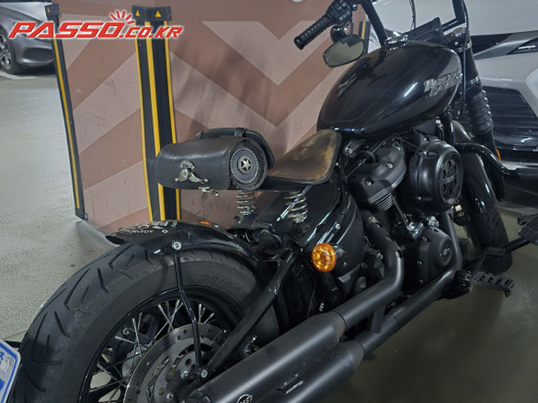 Harley-Davidson 스트리트 밥