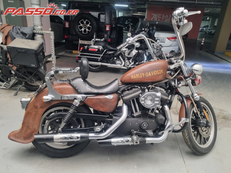Harley-Davidson 883 R