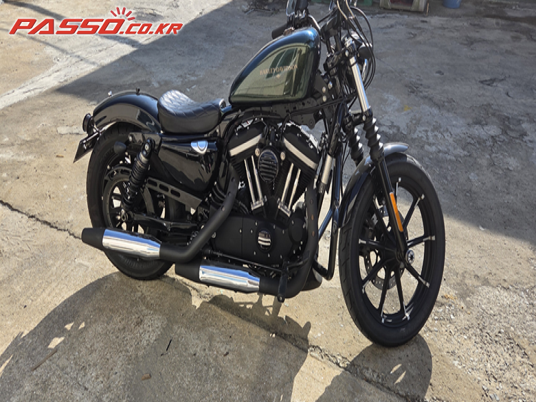 Harley-Davidson 883