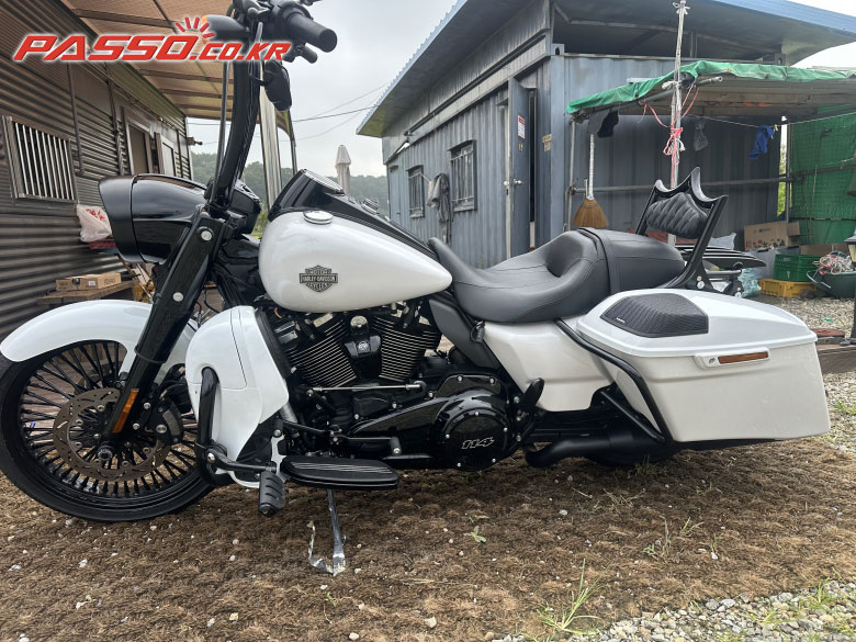 Harley-Davidson 로드킹 스페셜