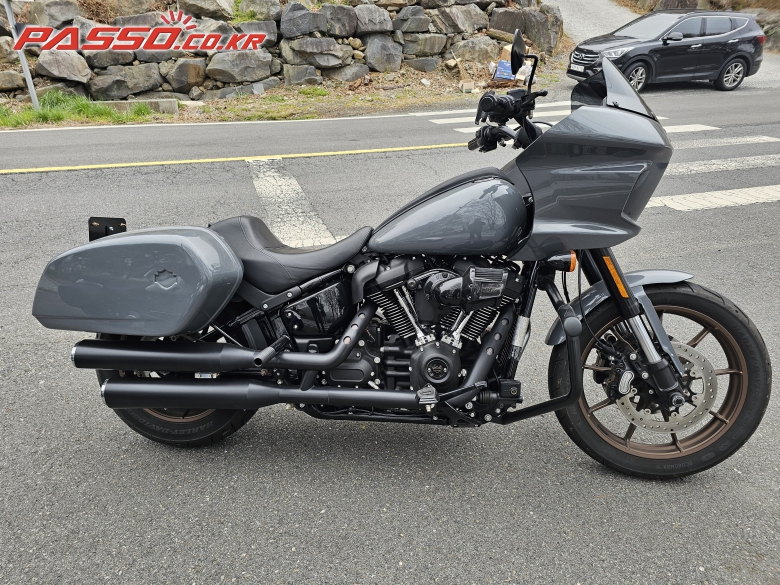 Harley-Davidson 로우라이더 ST
