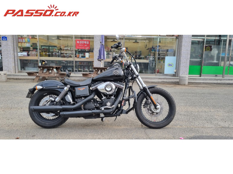Harley-Davidson 다이나 스트릿밥