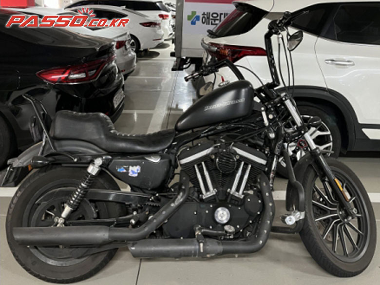 Harley-Davidson 883