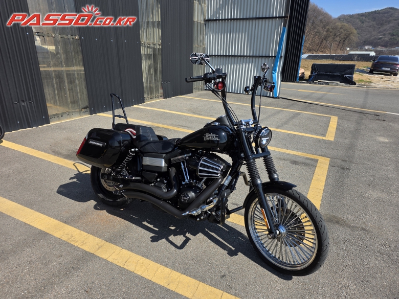 Harley-Davidson 다이나 스트릿밥