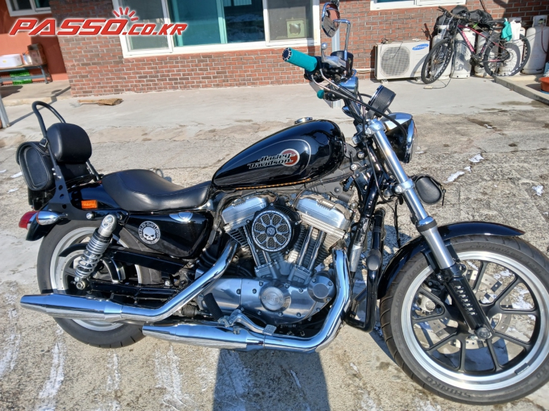 Harley-Davidson 883