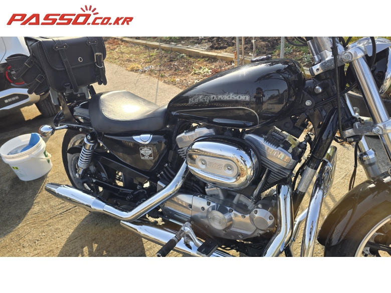 Harley-Davidson 883 슈퍼로우