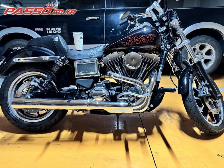 Harley-Davidson 다이나 로우라이더