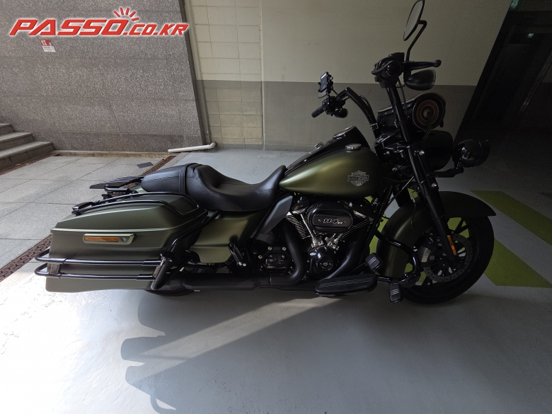 Harley-Davidson 로드킹 스페셜