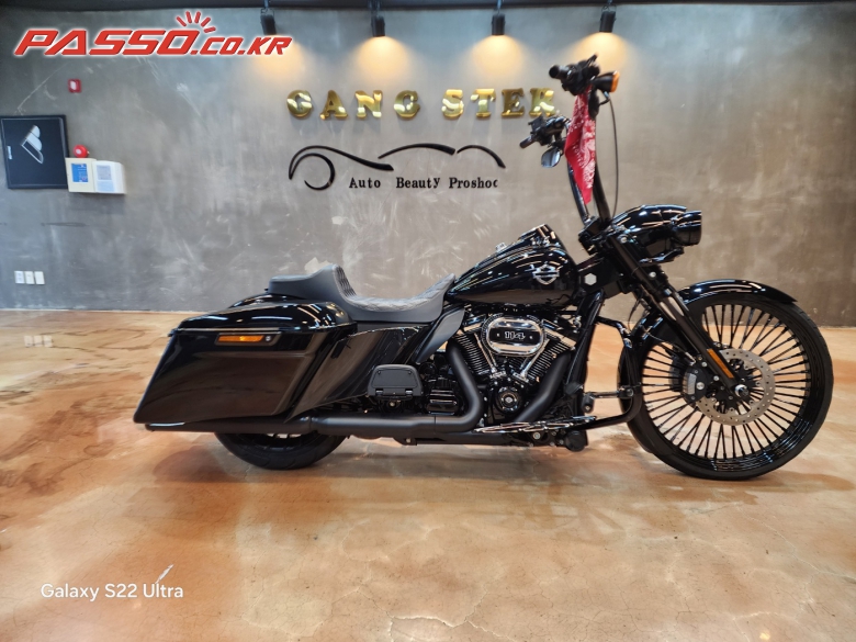 Harley-Davidson 로드킹 스페셜