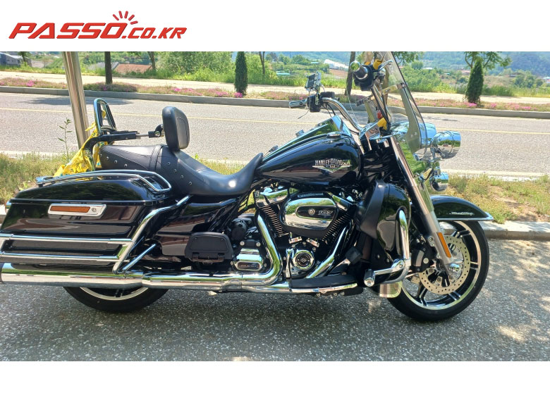 Harley-Davidson 로드킹 클래식