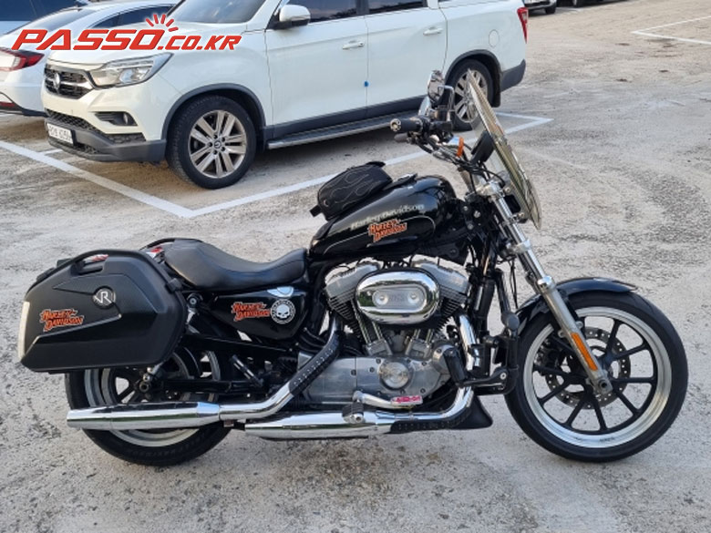 Harley-Davidson 883 슈퍼로우