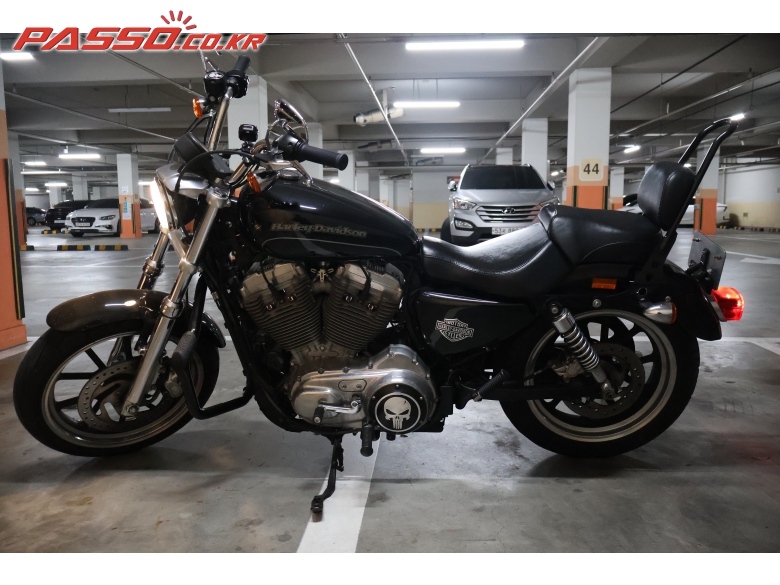 Harley-Davidson 883 슈퍼로우