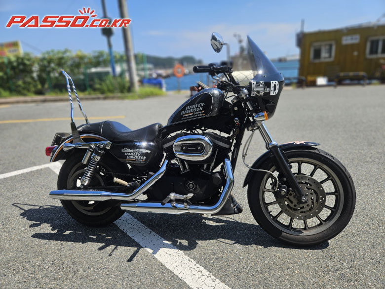 Harley-Davidson 883 R
