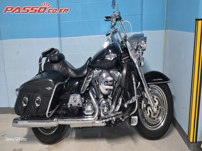 Harley-Davidson 로드킹 클래식