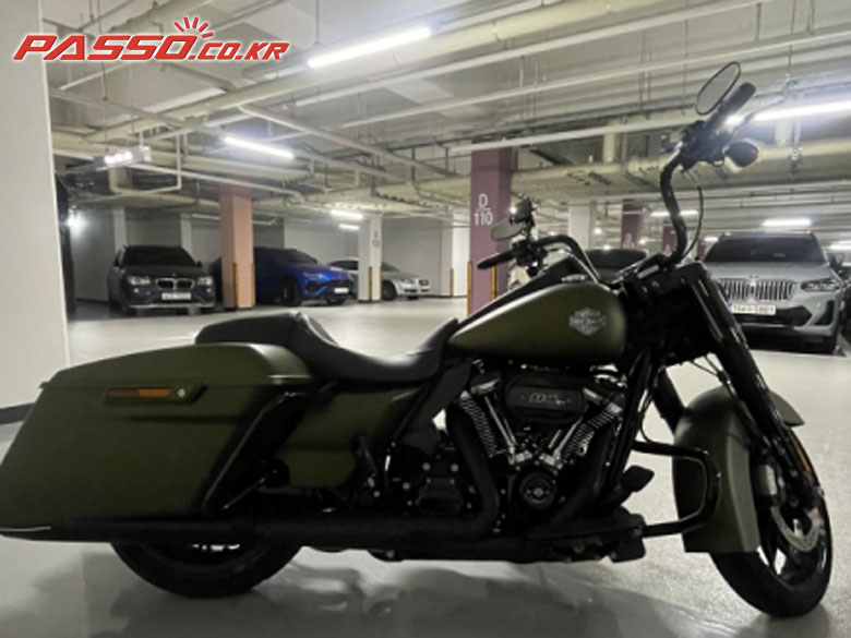 Harley-Davidson 로드킹 스페셜