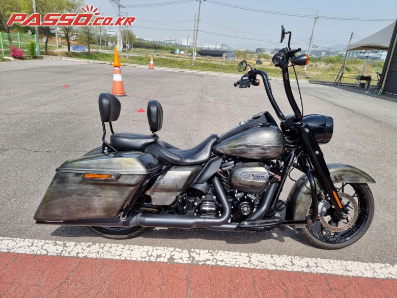 Harley-Davidson 로드킹 스페셜